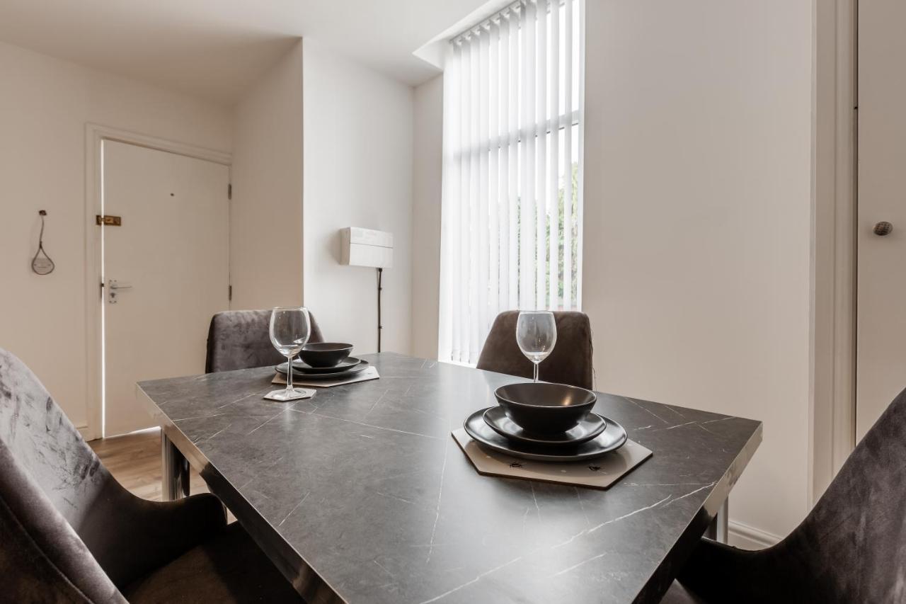 York Villas Free Parking Included Liverpool Exterior foto